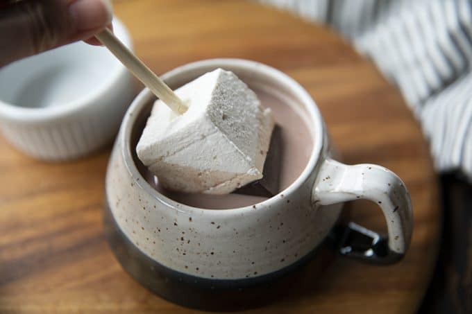 https://www.foodiewithfamily.com/wp-content/uploads/2011/01/hot-chocolate-on-a-stick-6-680x453.jpg