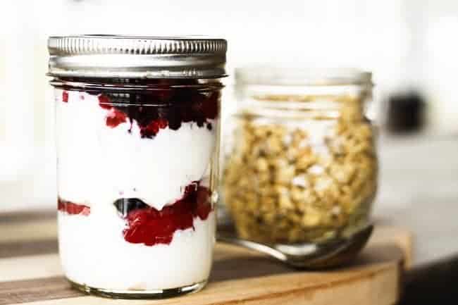 https://www.foodiewithfamily.com/wp-content/uploads/2013/03/Yogurt-and-Berry-Parfaits-by-Foodie-with-Family.jpg